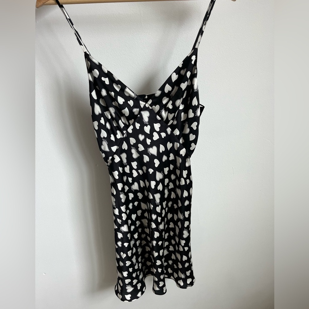 FROM FUTURE 100% silk “gloria mini dress” black and white hearts